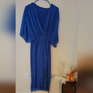 MAKE OFFER- EXCELLENT CONDITION! MIDI LENGTH DRESS